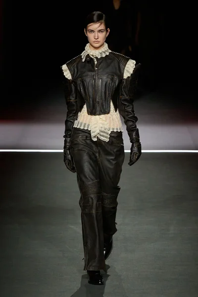 Look 39